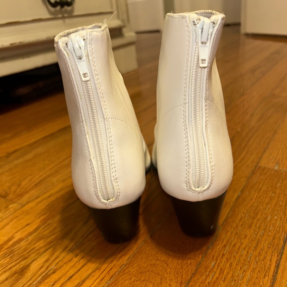 Charlotte Russe white pointed boots, size 8 never worn! - Picture 4 of 4